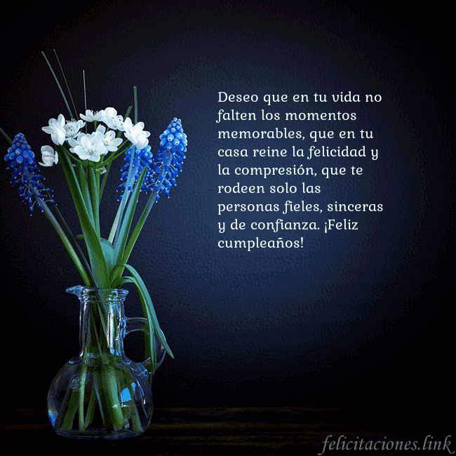 Tarjeta de cumpleaños con flores azules en un jarrón Deseo que en tu vida no falten los momentos memora Tarjeta de cumpleaños con flores azules en un jarrón